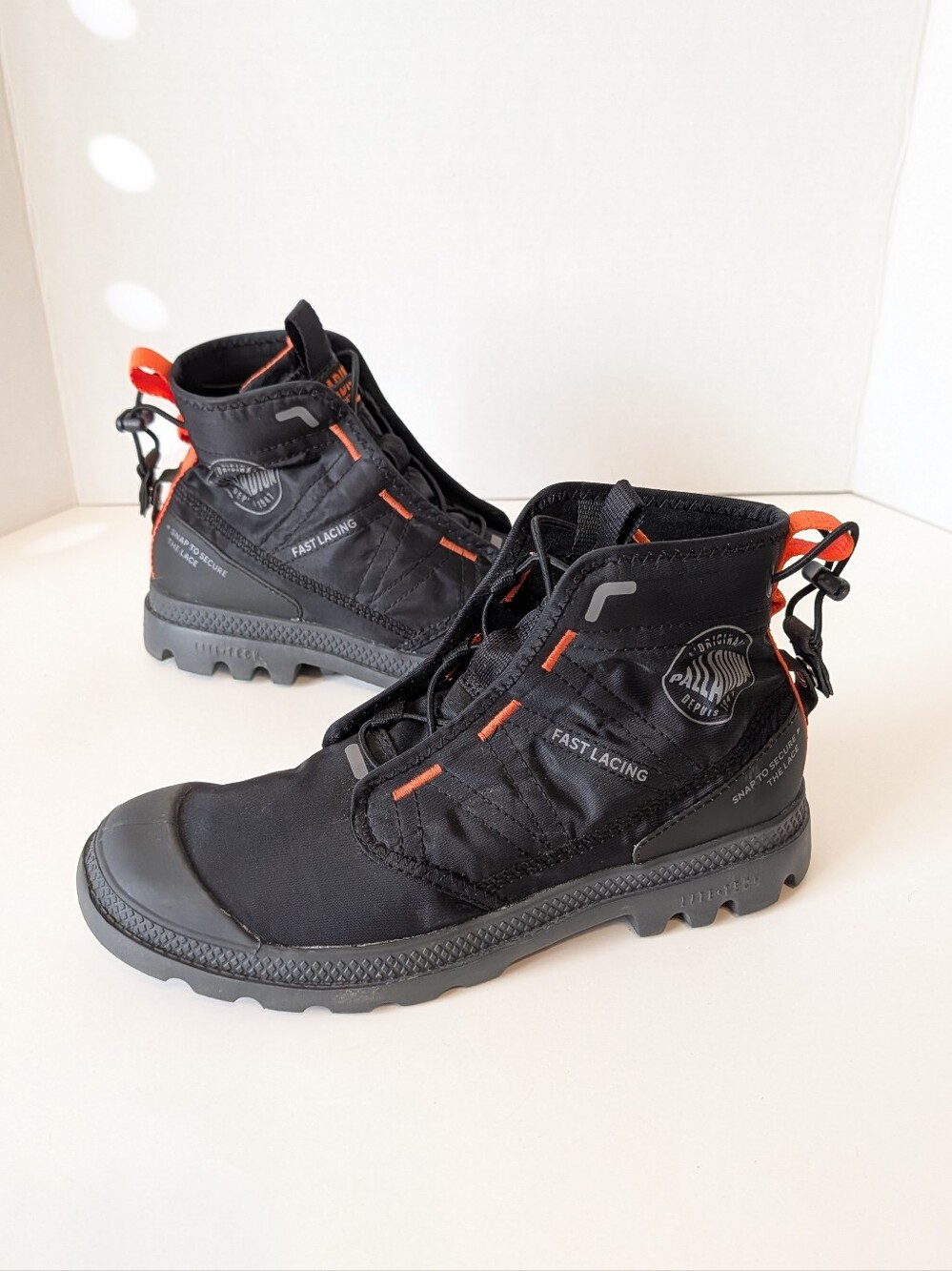 Palladium Pampa Travel Lite Boots Fast Lacing in Black